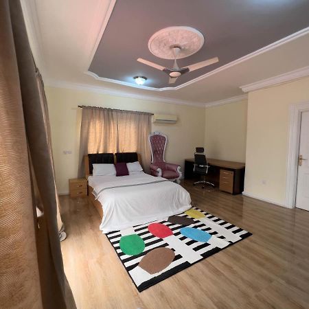T'S Place Adenta Dış mekan fotoğraf