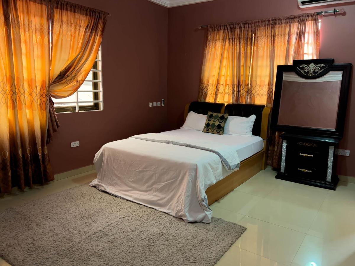 T'S Place Adenta Dış mekan fotoğraf