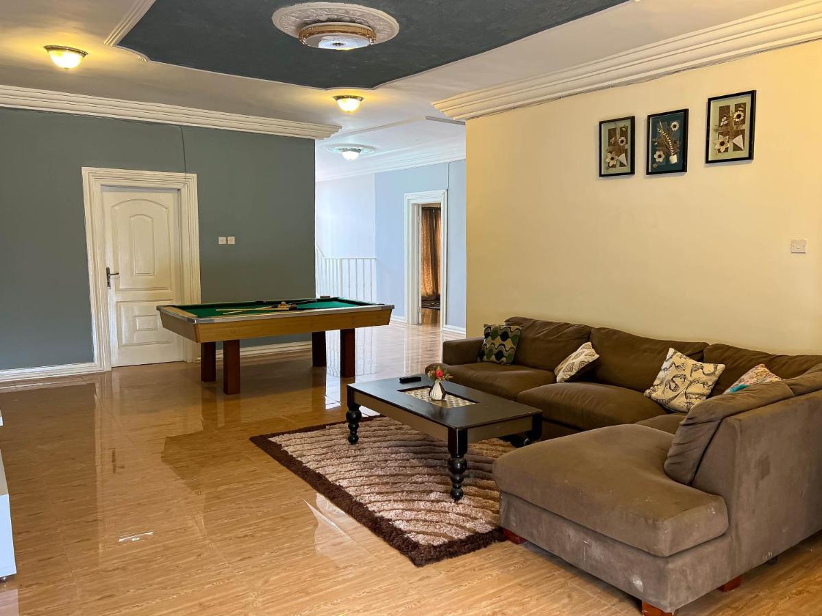 T'S Place Adenta Dış mekan fotoğraf