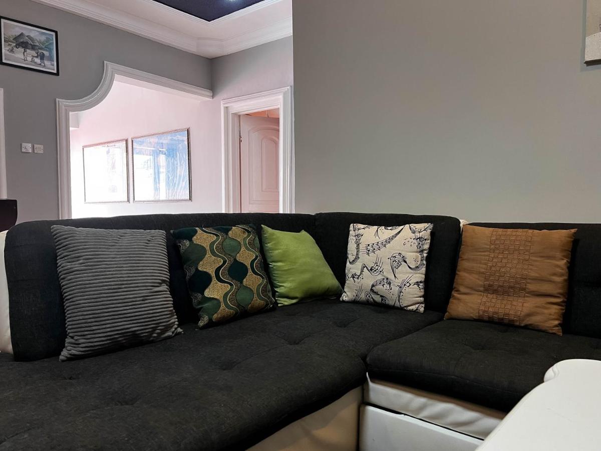 T'S Place Adenta Dış mekan fotoğraf
